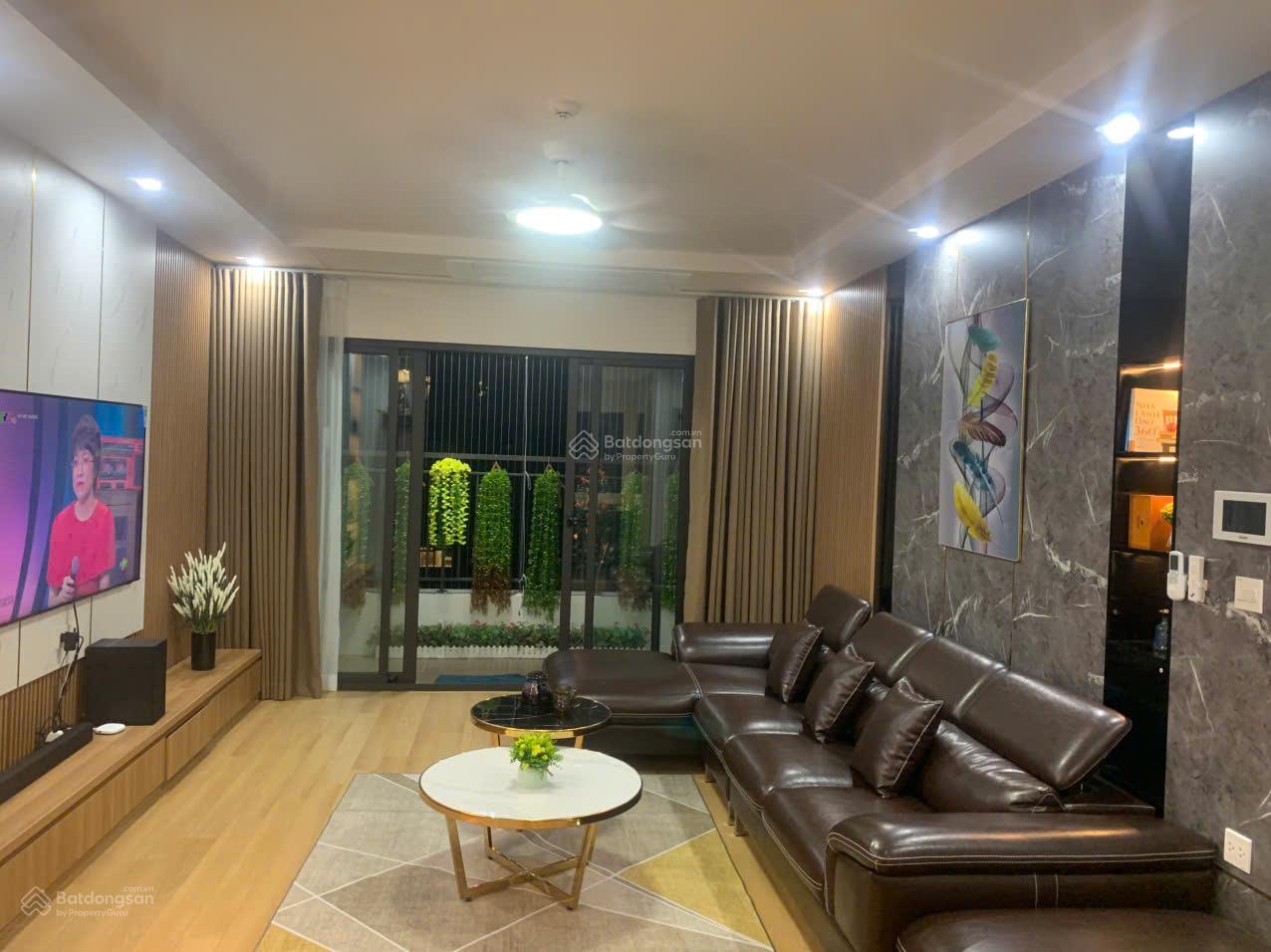 Chính chủ cần bán căn hộ cao cấp La Casta Văn Phú 101m2 sổ hồng - 3 ngủ đủ đồ