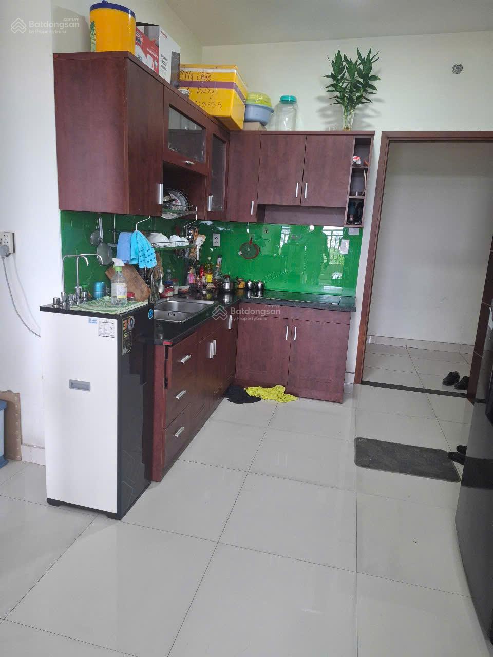 Bán CH Tô Ký Tower Q12, 61m2, 2PN-2WC, có sổ, ban công view hồ bơi, nội thất, giá 2tỷ5 thương lượng