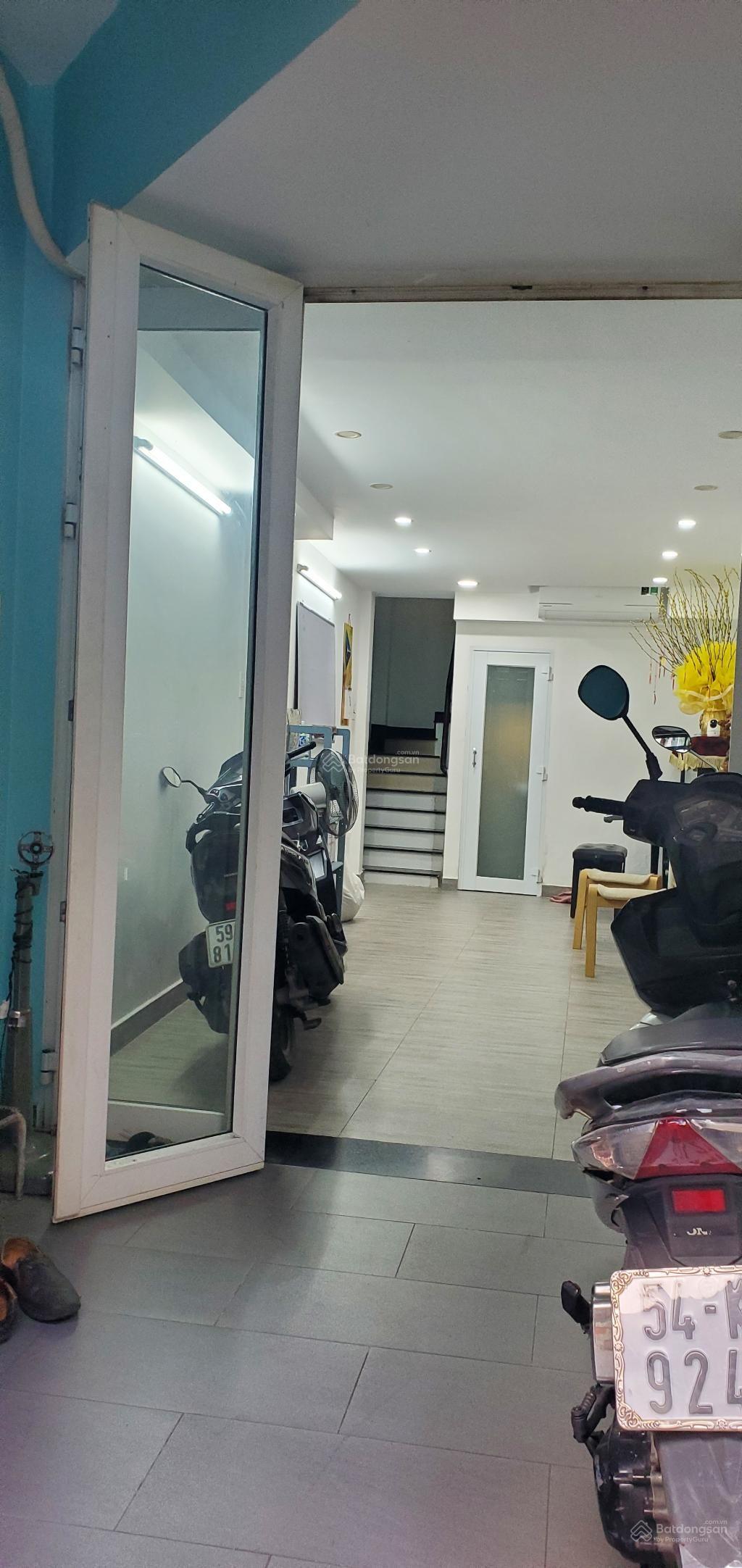 5.2 tỷ, Lữ Gia, Nguyễn Thị Nhỏ Âu Cơ, nhà 5 tầng, 36 m2, hẻm 3.5m lớn, 4pn
