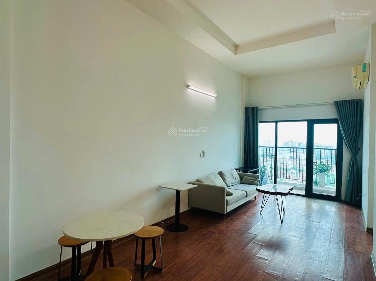 Cho thuê căn góc 80m2 3PN-2WC 2 ban công tòa Valencia Garden, KĐT Việt Hưng, view Vinhomes giá 10tr
