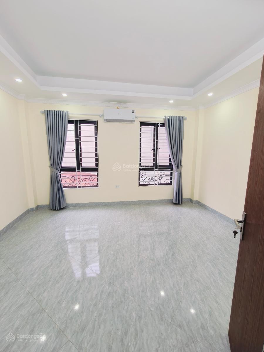 Nhà mới full NT, ngõ thông oto qua, nhà thoáng đẹp gần phố . Dt 27m4t mt4,6m giá 5,9 tỷ Nhà mới full NT, ngõ thông oto qua, nhà thoáng đẹp gần phố . Dt 27m4t mt4,6m giá 5,9 tỷ