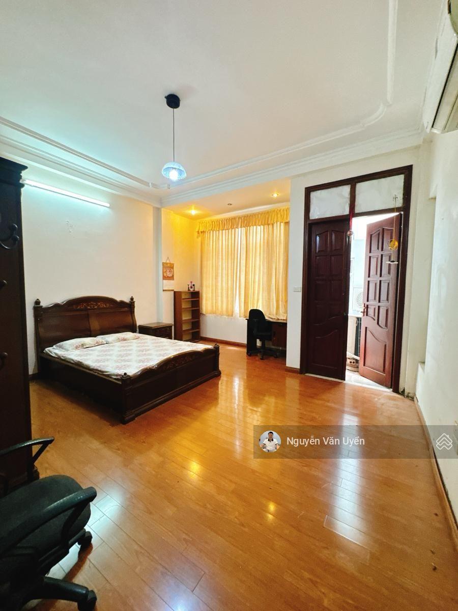 Bán nhà Nguyễn Văn Huyên, Cầu Giấy, 39m² x 5T, MT 4.1m, 8.1 tỷ, 25m ra ô tô, nhà đẹp chắc chắn