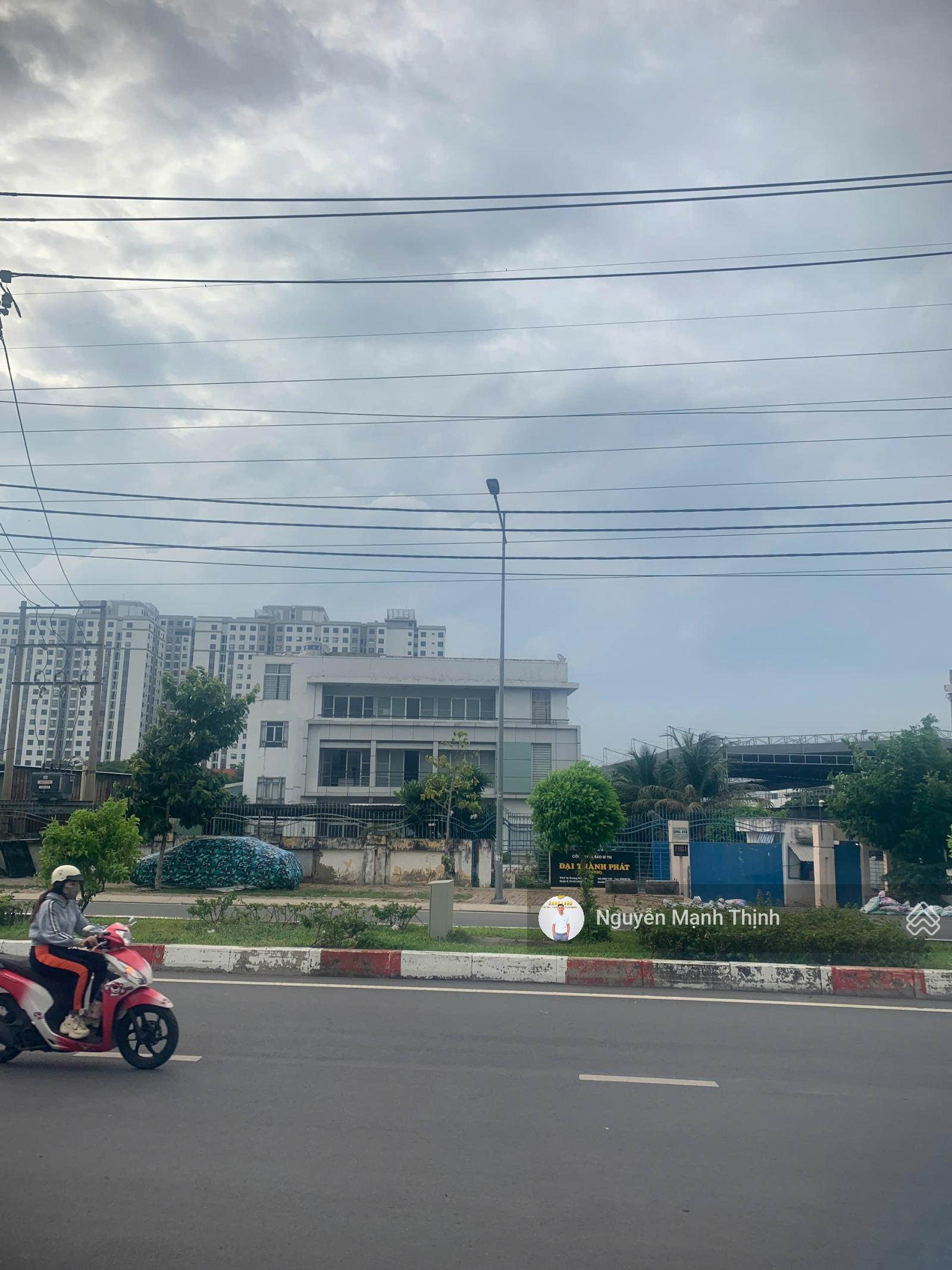 Bán gấp Nhà mặt tiền đường Tạ Quang Bửu, Quận 8: DT 3600m2 (32x112m) 3 Tầng. CTXD cao 20 tầng