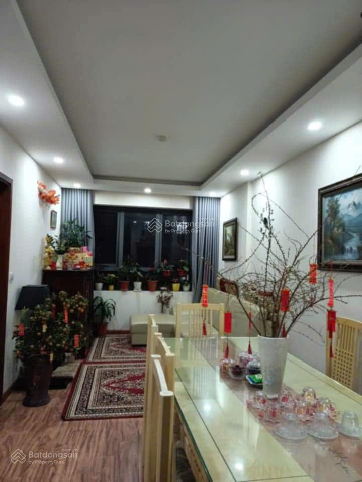 Bán căn hộ chung cư Nhà ở cho CBCS Bộ Công an, Phạm Văn Đồng, 5 tỷ, 70m2, 2PN, 2WC, hot