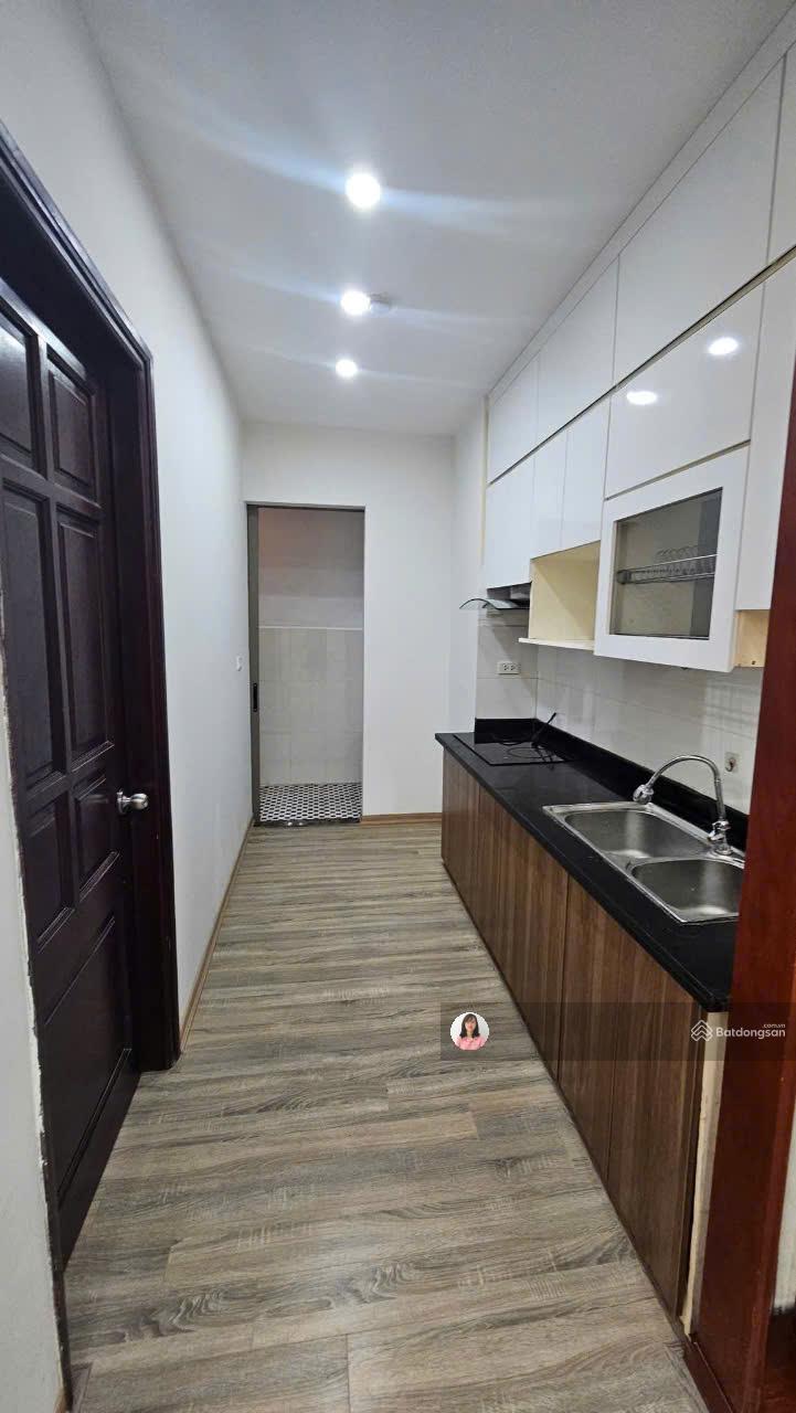 Chính chủ bán căn tầng 24 tòa B Sông Nhuệ, Hà Đông. 69m2, nhà có nội thất cơ bản. Giá 3.2x tỷ