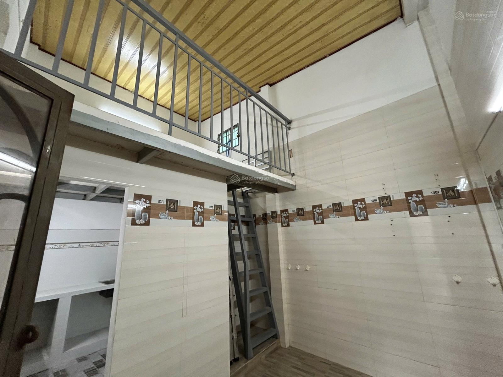 Cho thuê nhà nguyên căn đường Cây Keo: 5,3x4m có gác lửng, giá 4 triệu