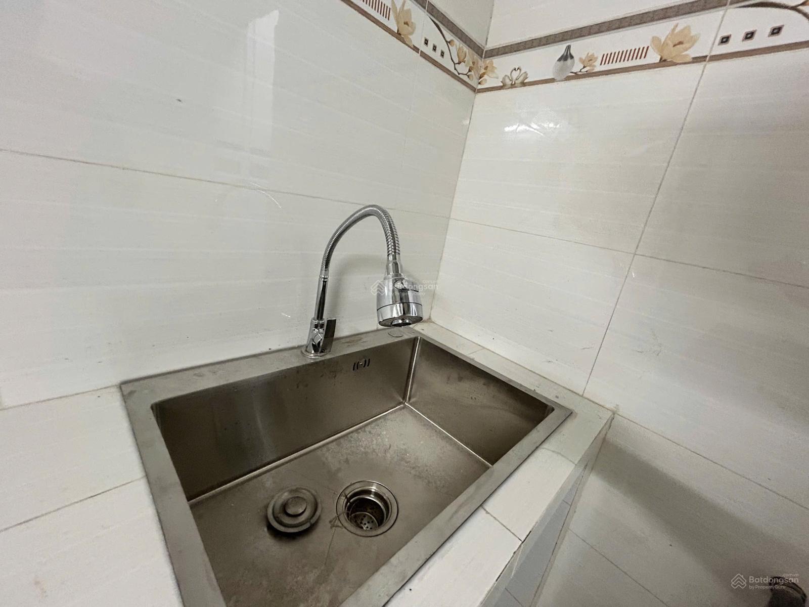 Cho thuê nhà nguyên căn đường Cây Keo: 5,3x4m có gác lửng, giá 4 triệu