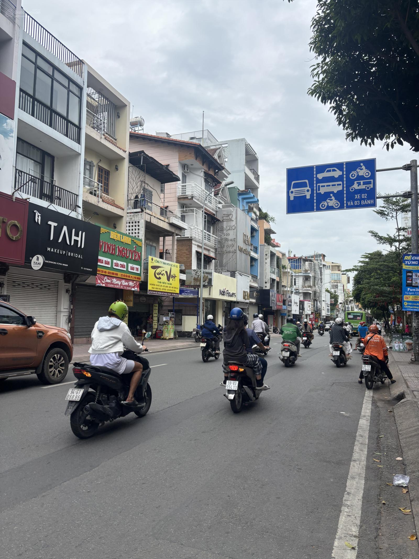 Bán nhà mặt tiền Hồ Văn Huê 3 tầng giá chỉ 9,8 tỷ Bán nhà mặt tiền Hồ Văn Huê 3 tầng giá chỉ 9,8 tỷ