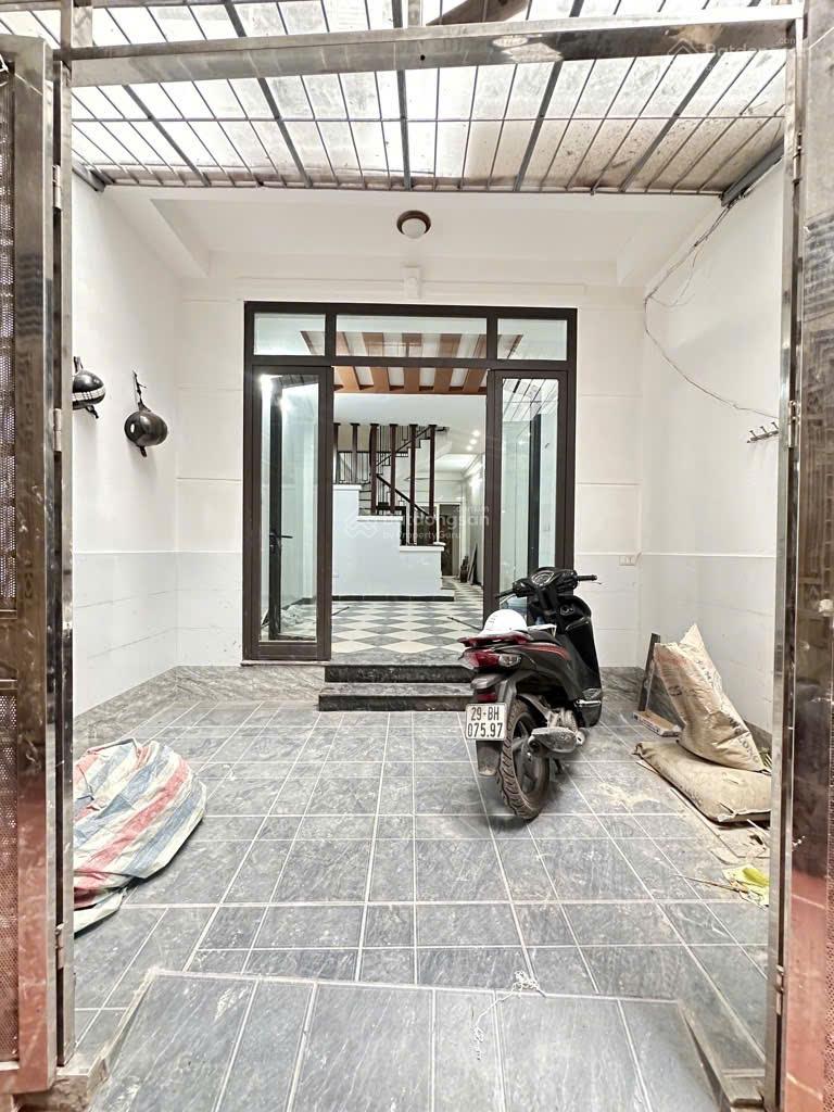 NHÀ ĐẸP DÂN XÂY HOÀNG MAI GẦN Ô TÔ 52M X 4T X NHỈNH 8 TỶ.
