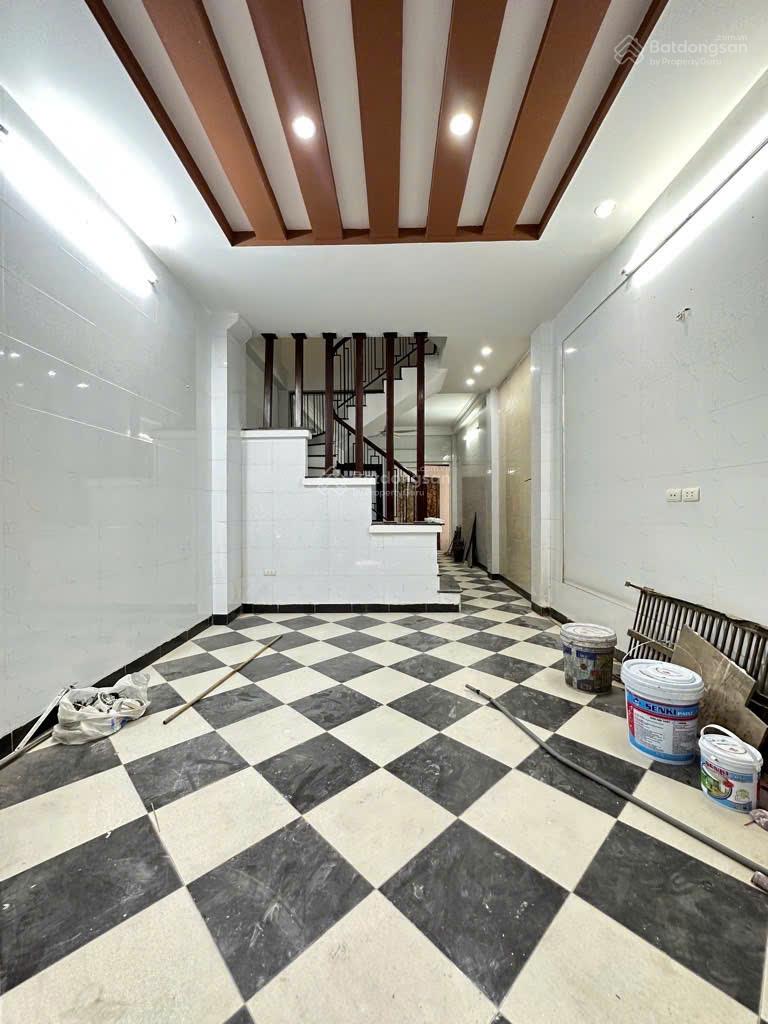 NHÀ ĐẸP DÂN XÂY HOÀNG MAI GẦN Ô TÔ 52M X 4T X NHỈNH 8 TỶ.