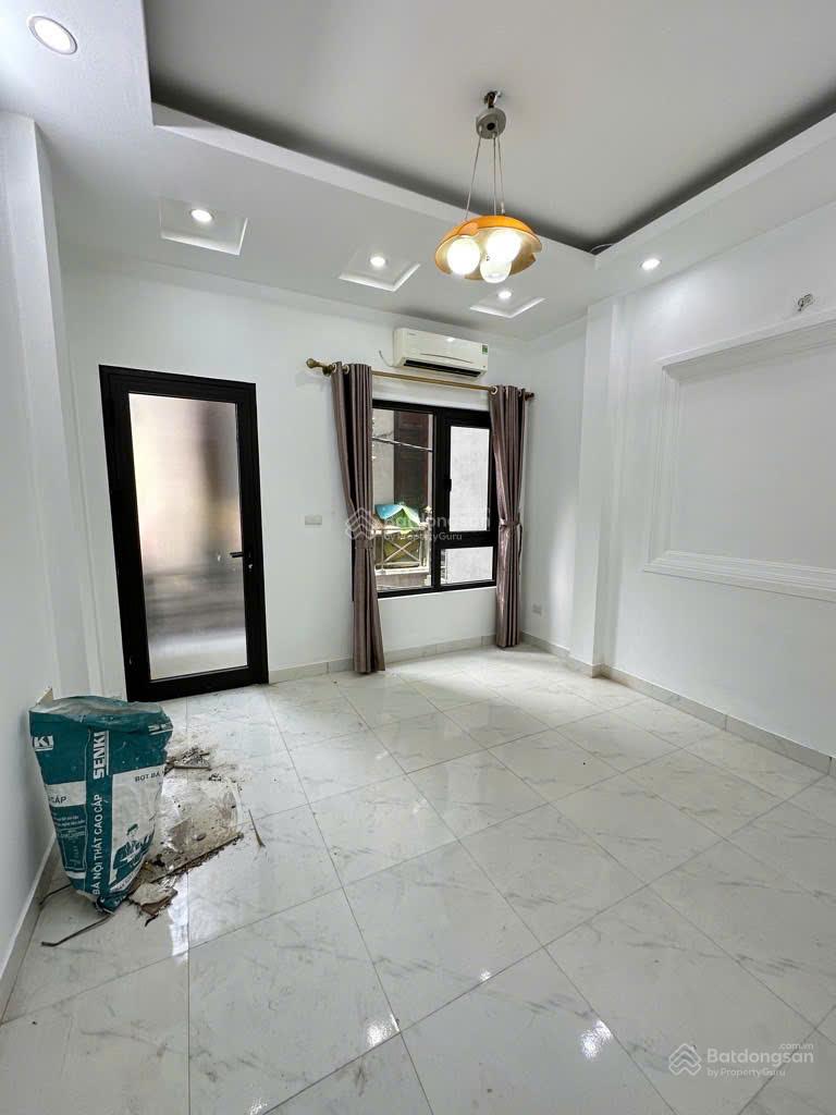 NHÀ ĐẸP DÂN XÂY HOÀNG MAI GẦN Ô TÔ 52M X 4T X NHỈNH 8 TỶ.