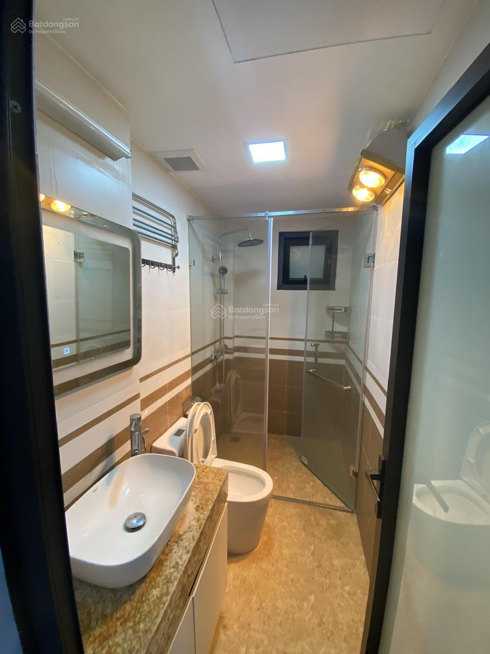 Cho thuê căn hộ dịch vụ giá rẻ tại ngõ 193 Trích Sài, Tây Hồ. Ban công rộng thoáng. Chỉ 6tr