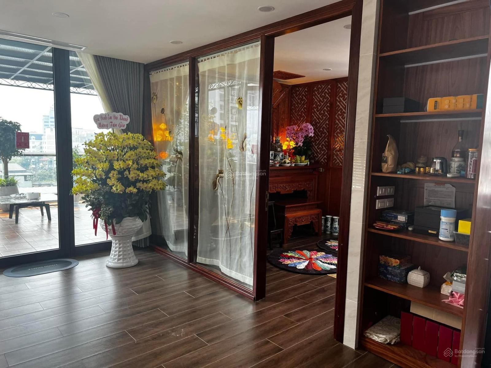 Hạ sâu bán gấp nhà khu phân lô Phố Lý Nam Đế giá 20.8 tỷ, 65m2x4 tầng. MT 6m