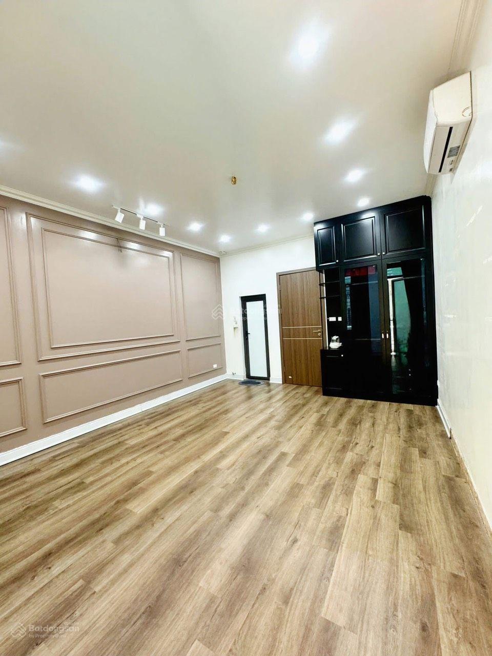 Nhà đẹp Nguyễn Khang 2 thoáng gần phố chỉ 5.85 tỷ