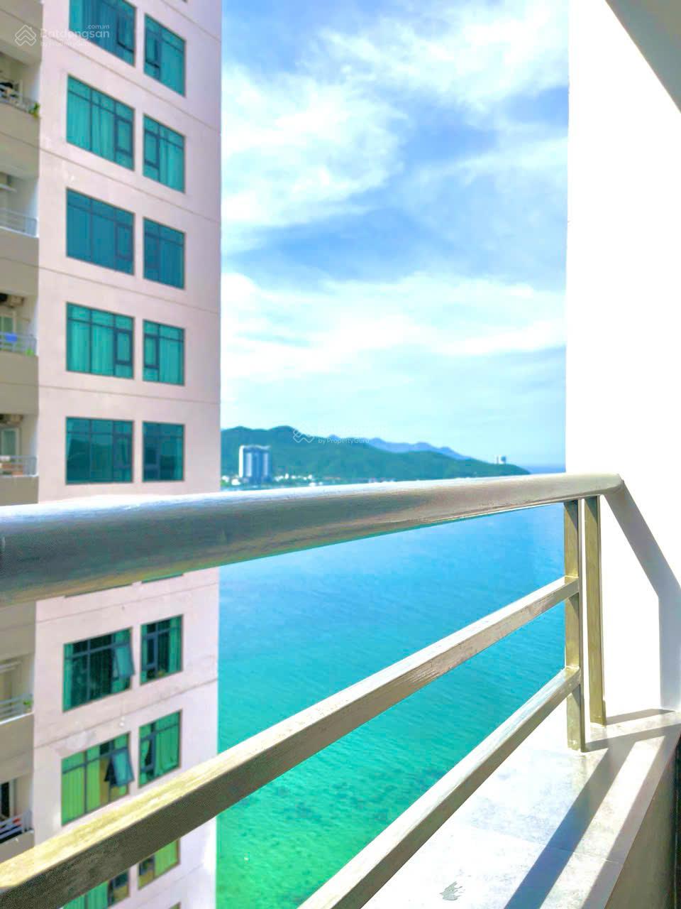 Cho thuê căn hộ sát biển Hòn Chồng view biển cực đẹp chỉ 12 triệu/tháng