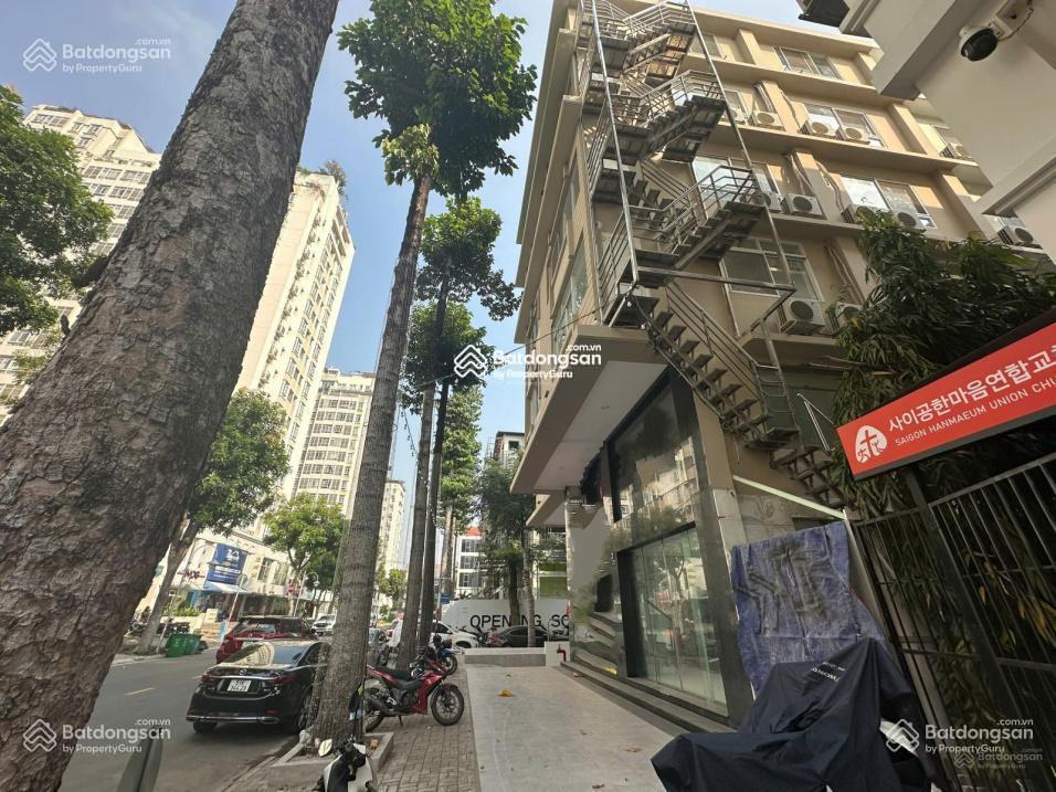 Bán tòa nhà hai mặt tiền Hưng Gia - Phú Mỹ Hưng - Quận 7