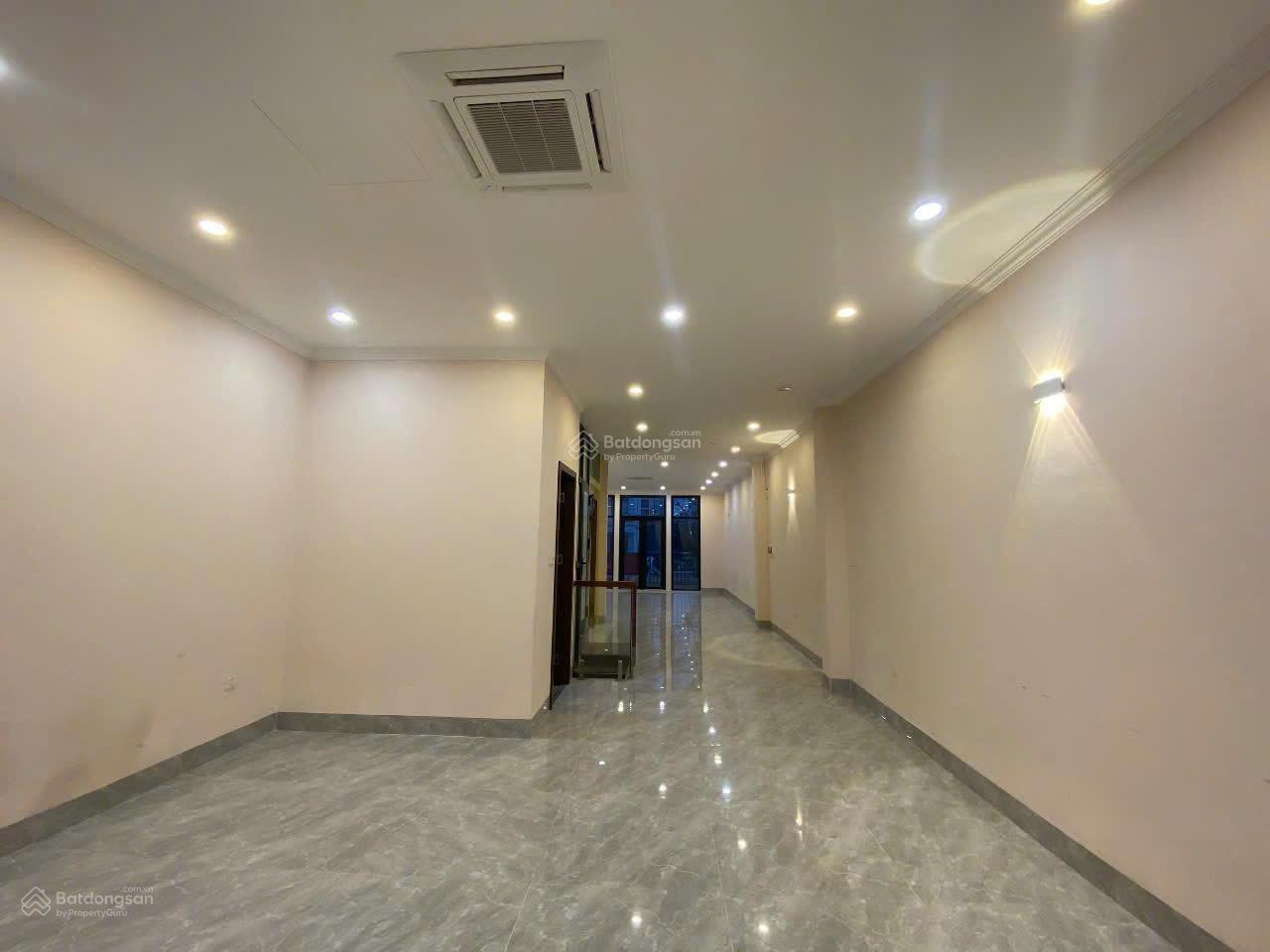 Cho thuê - sàn tầng 2 - 80m2 - Louis Hoàng Mai - thang máy - điều hòa - nhà mới hoàn thiện