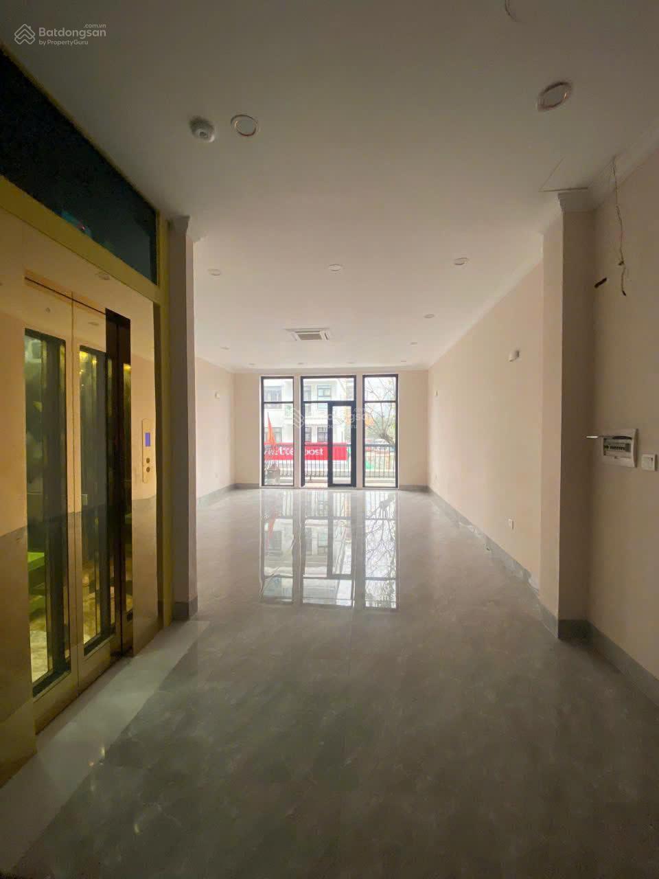 Cho thuê - sàn tầng 2 - 80m2 - Louis Hoàng Mai - thang máy - điều hòa - nhà mới hoàn thiện