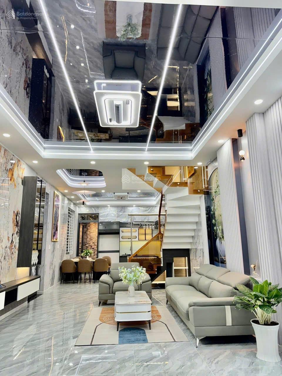 Bán nhà hoàn công góc 2 mặt tiền - full nội thất - đường chính KDC Bình Chuẩn, Thuận An, Bình Dương