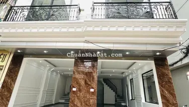 Nhà mới tinh ngõ thông kinh doanh,chủ nhà cần bán gấp,giá cả thương lượng, nhà lô góc