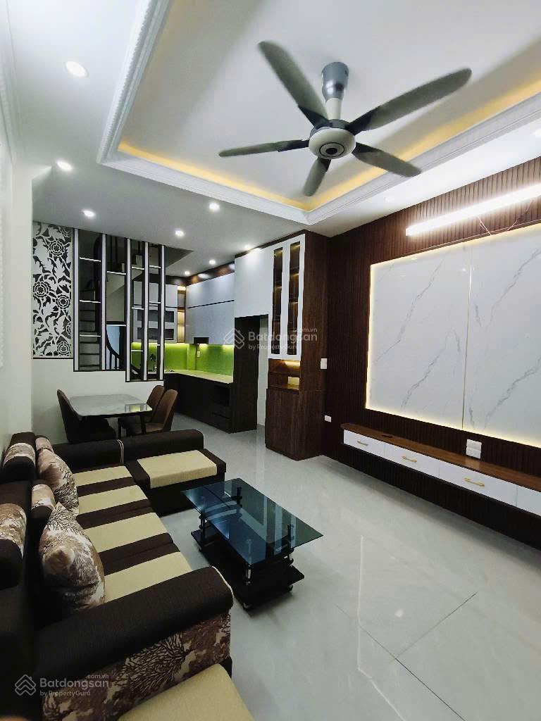 Lô góc, ngõ thông, ô tô đỗ cổng Hoàng Mai 50m2 x 5T x giá 7 tỷ