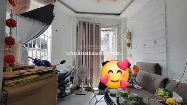 Nhà ngay Âu Cơ - Lạc Long Quân, Tân Bình - 2 tầng - giá chỉ nhỉnh 3 đồng