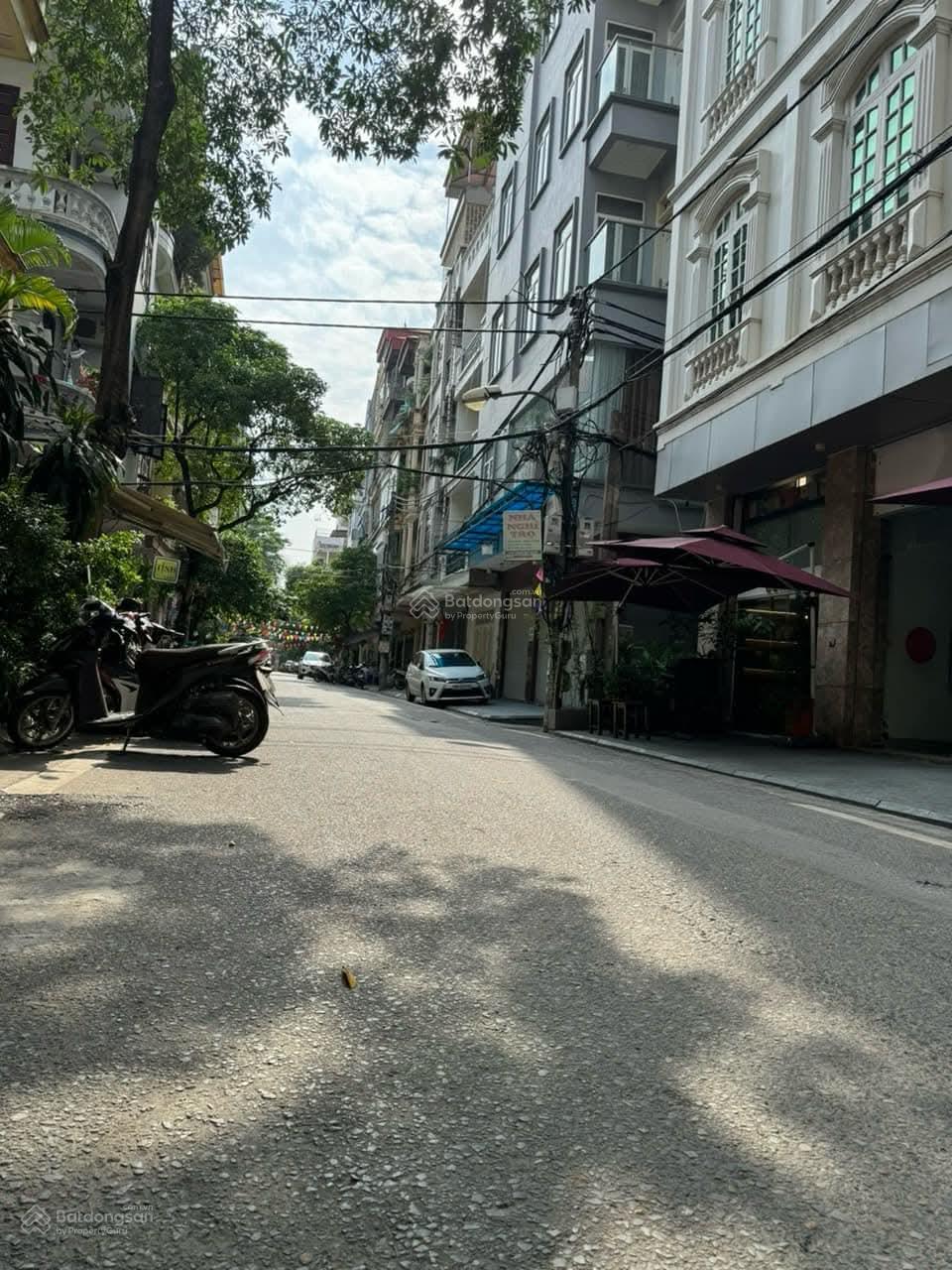 Siêu phẩm nhà lô góc kinh doanh, thang máy, 3 thoáng ôtô vào nhà