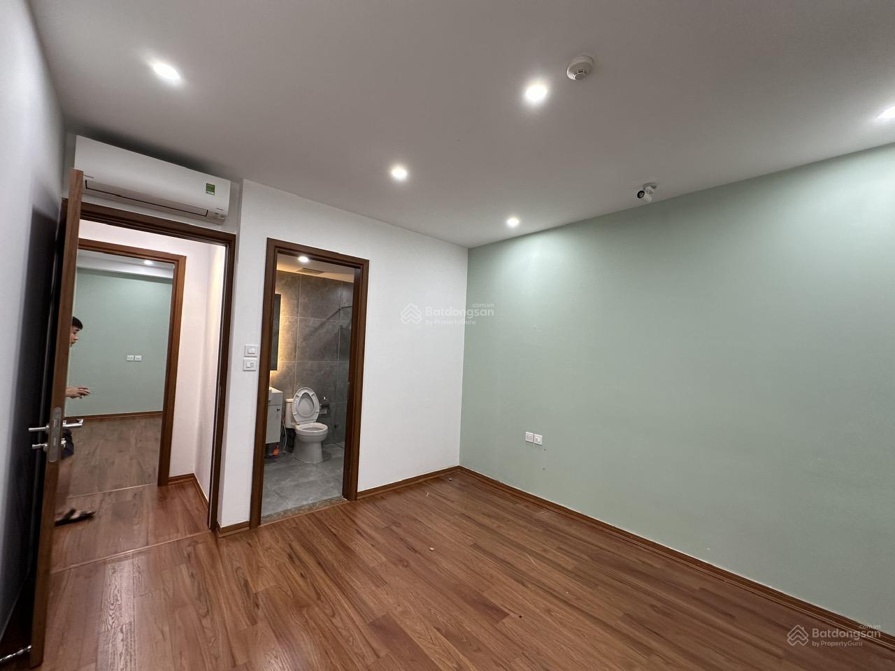 Hàng hiếm, cho thuê 3 ngủ 2 vệ sinh đồ cơ bản tại D'capitale. Giá 25tr/tháng. Toà VIP C6