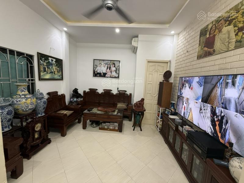 Hoàng Tăng Bí ô tô tránh nhau, ngõ thông tứ tung, 35m2, giá 5.8 tỷ