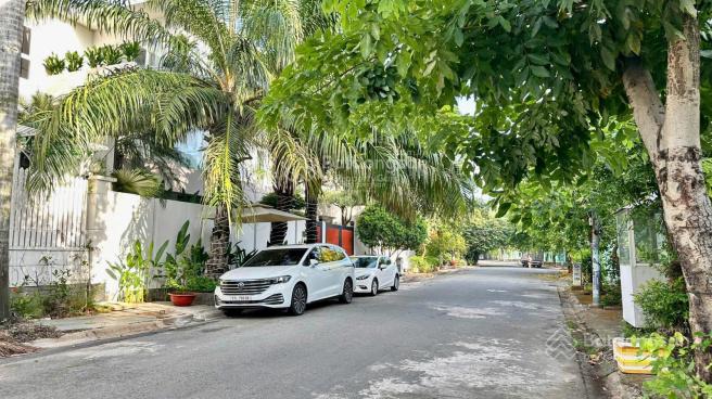 Biệt Thự Góc View Sông Gần Công Viên Bình Lợi 18 x 20m2 - 3 lầu 37.5 tỷ