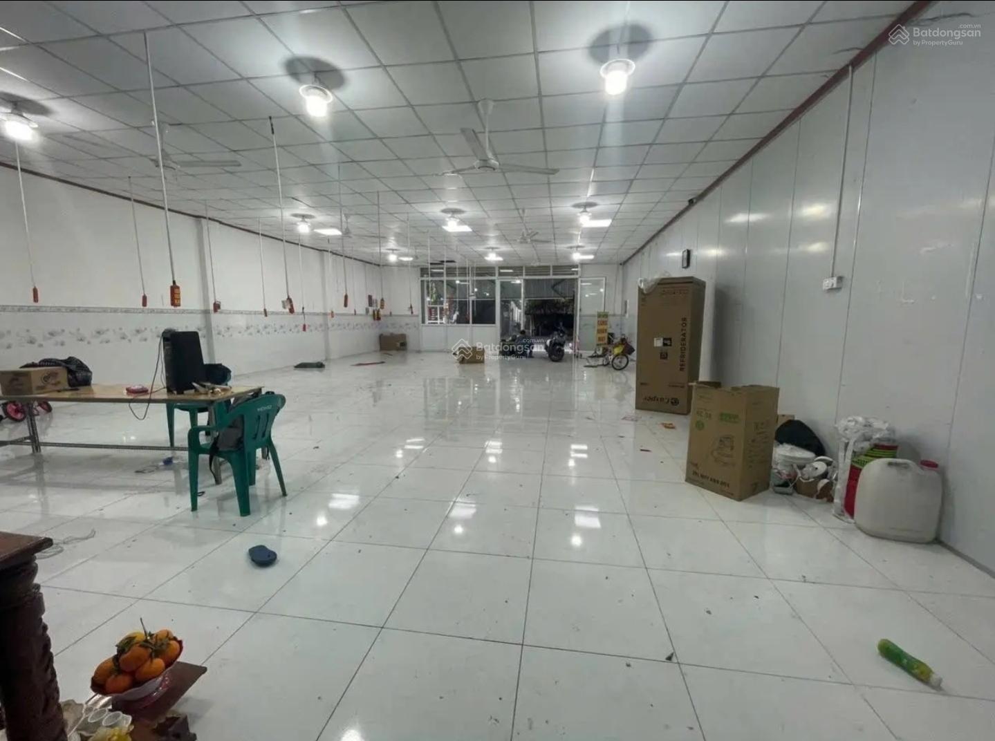 CHO THUÊ KHO,XƯỞNG SX 10X28M Y HÌNH, NGAY EON TÂN PHÚ