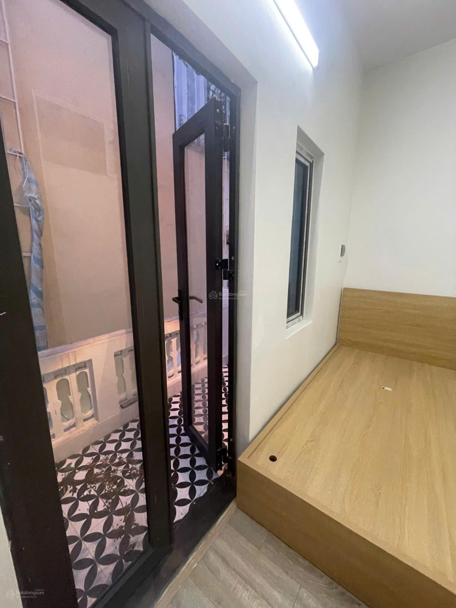 Hơn 3 tỷ - có nhà Ba Đình - gần Lăng Bác - chỉ 5 nhà ra ô tô tránh
