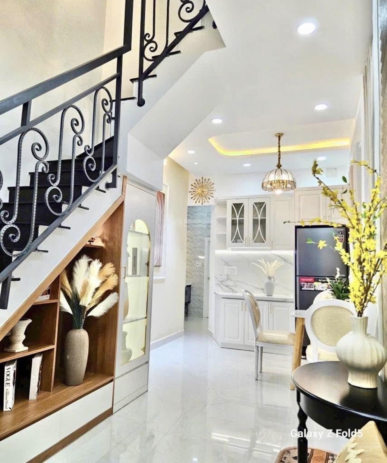 Nhà mặt tiền Hồ Văn Huê Phường 9 Quận Phú Nhuận giá rẻ bất ngờ với 1 Tỷ 890 sổ riêng 56m2