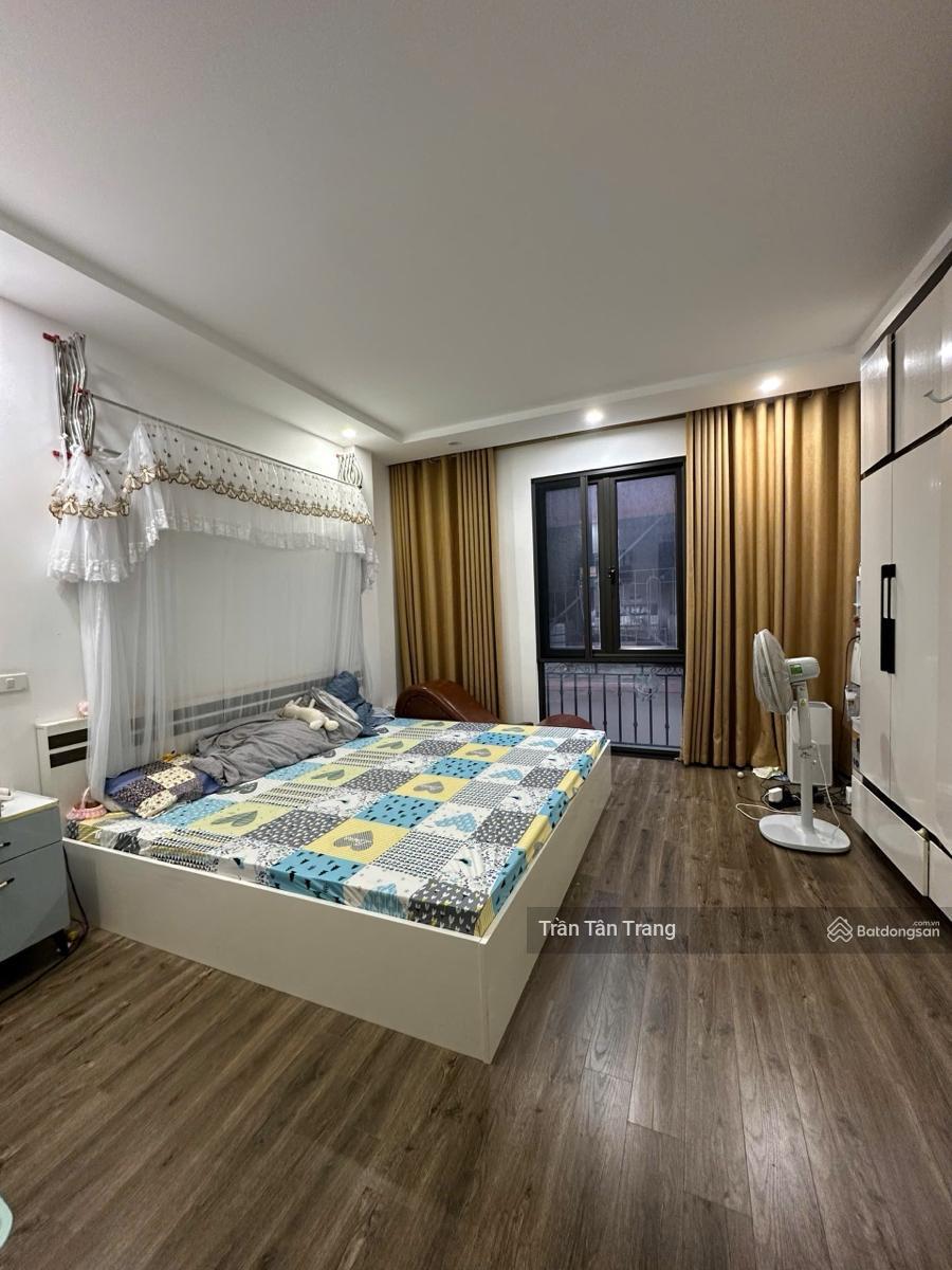 Bán nhà 5 tầng dân xây Đường Lạc Long Quân, trước nhà ôtô tránh, dt 83m2, đang kinh doanh tốt, SĐCC