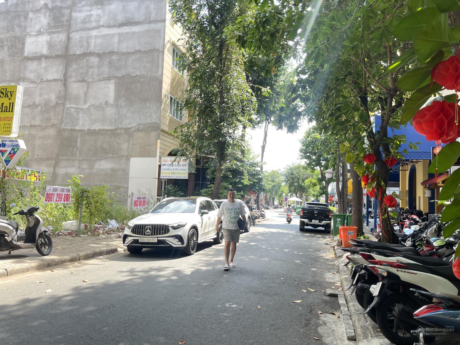 Nhà phố giá tốt nhất Hưng Gia Hưng Phước chỉ 27,5 tỷ không có căn thứ 2