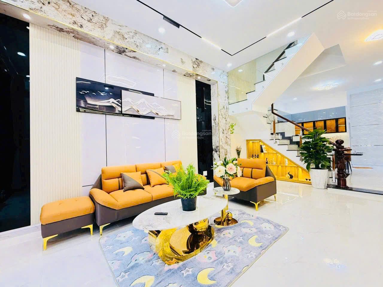 Bán nhà hẻm xe hơi 572 rộng 7m đường Nguyễn Trãi Phường 8 Quận 5, DT: 4.2x17m, 3 lầu, giá 16 tỷ