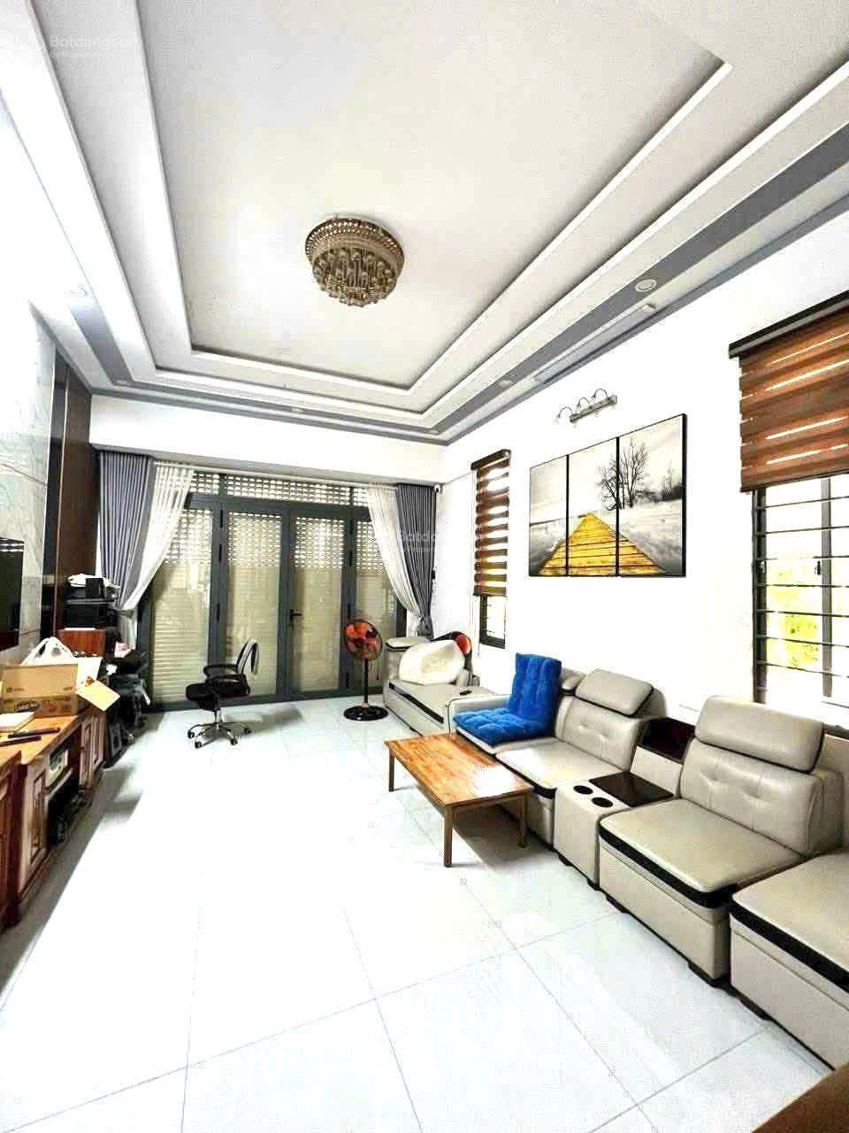 Nhà 5 tầng đẹp quận 4 - hẻm 1 sẹc gần mặt tiền