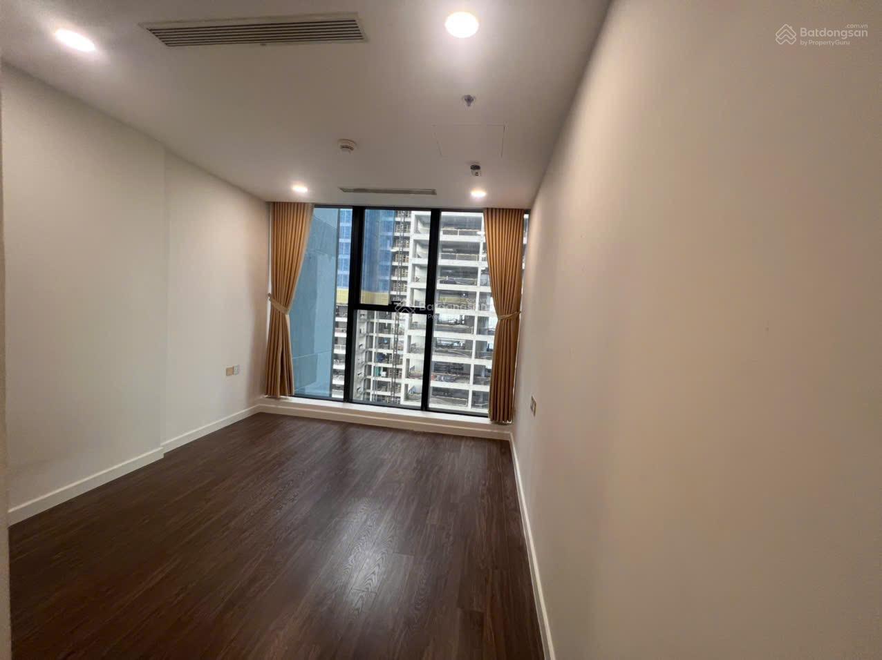 Cho thuê gấp căn 2PN-2WC 75m2 đang trống ở liền 12tr Sunshine Sky Cho thuê gấp căn 2PN-2WC 75m2 đang trống ở liền 12tr Sunshine Sky