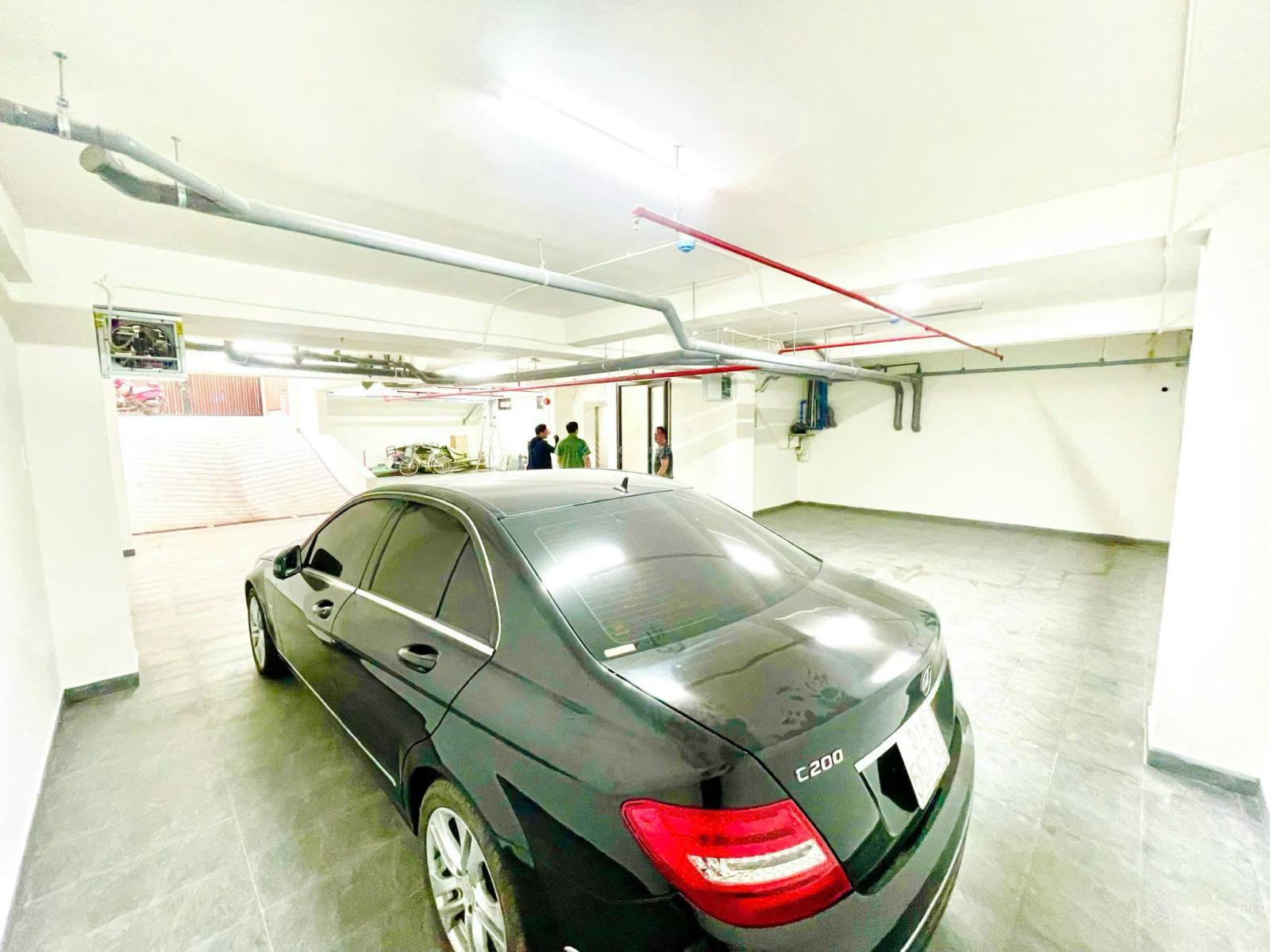 CHO THUÊ TOÀ NHÀ VĂN PHÒNG RỘNG 800m2, CAO THẮNG QUẬN 10. GIÁ CHỈ 8X TRIỆU.