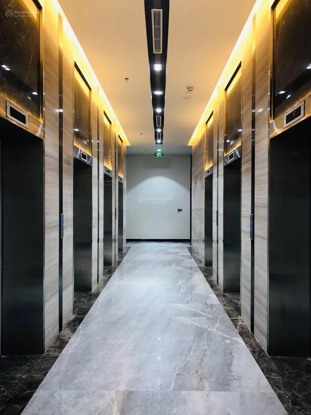 Cơ hội sở hứu căn hộ giá rẻ, căn 2PN hướng Đông Nam giá chỉ có 2,75 tỷ. LH Em Châu 0939 420 ***