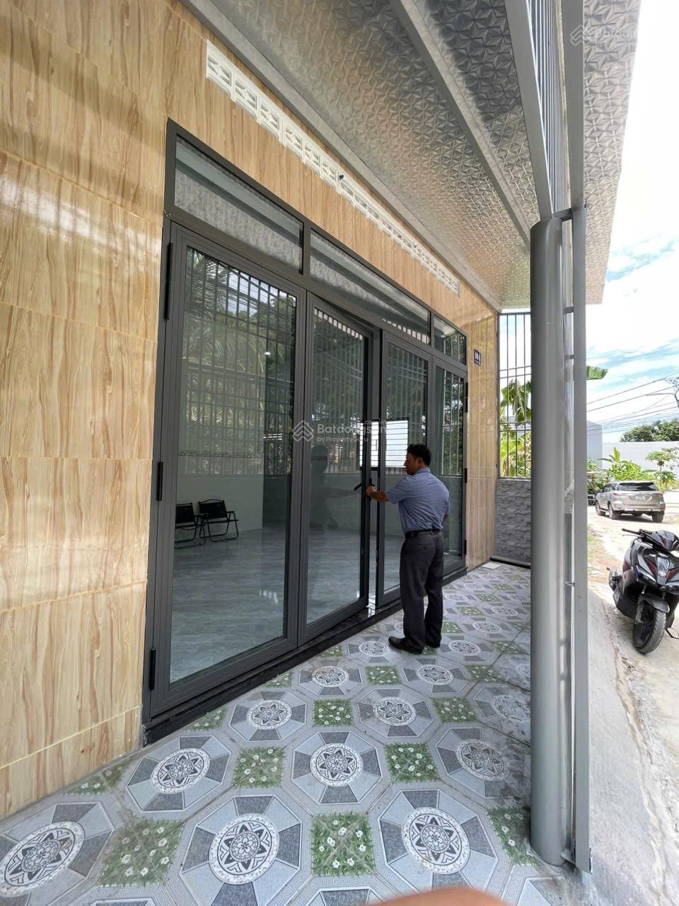 Nhà mới xây 2PN, sân xe trung tâm Phước Đồng, giá 1,6 tỷ