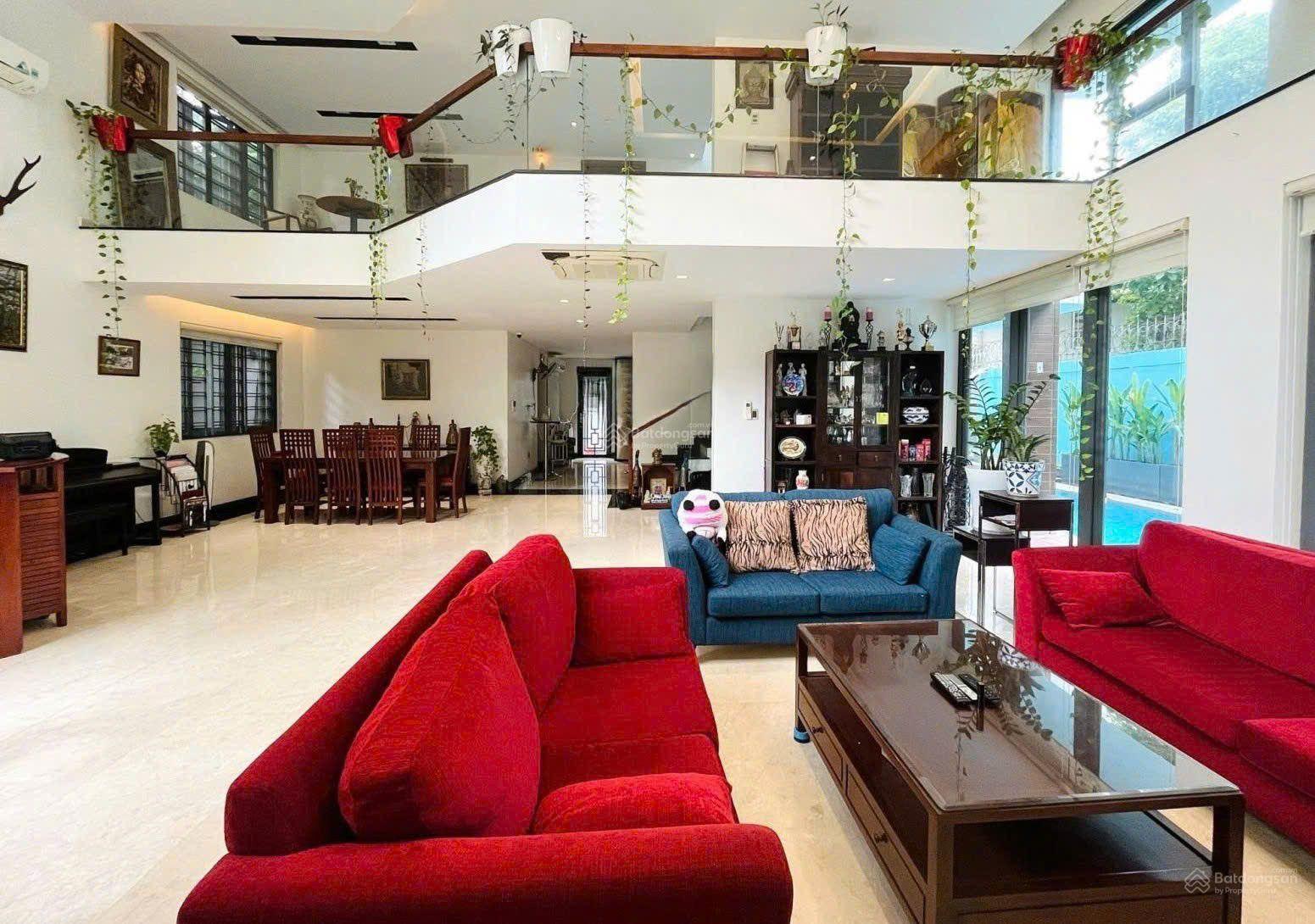 Biệt thự Thảo Điền 20 x 20m 3 tầng hồ bơi, sân vườn rộng