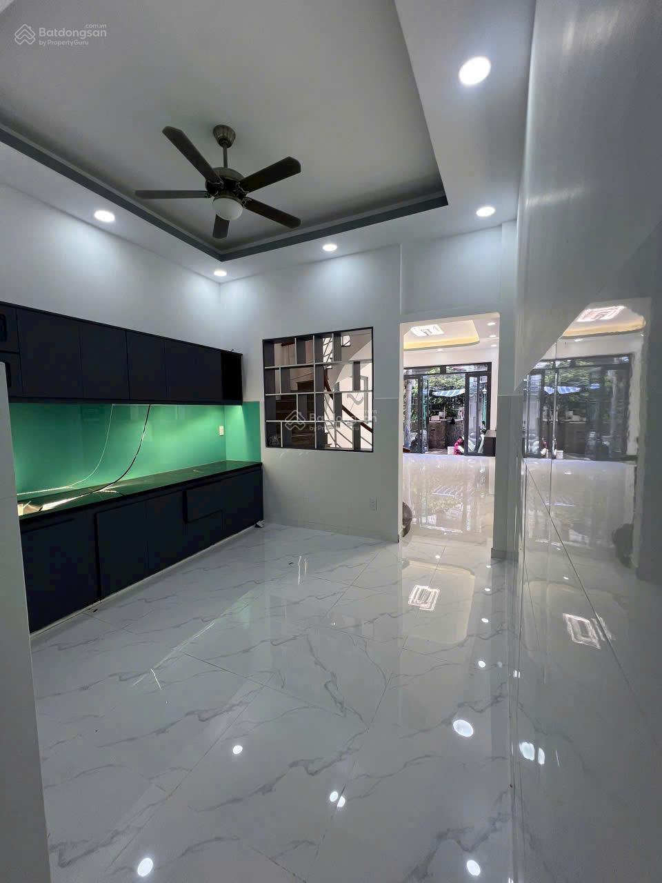 8,9 tỷ - Nhà mới tinh- 4 tầng đúc BTCT- hẻm 3,5m, 175/30 Nguyễn Biểu P2 Q5