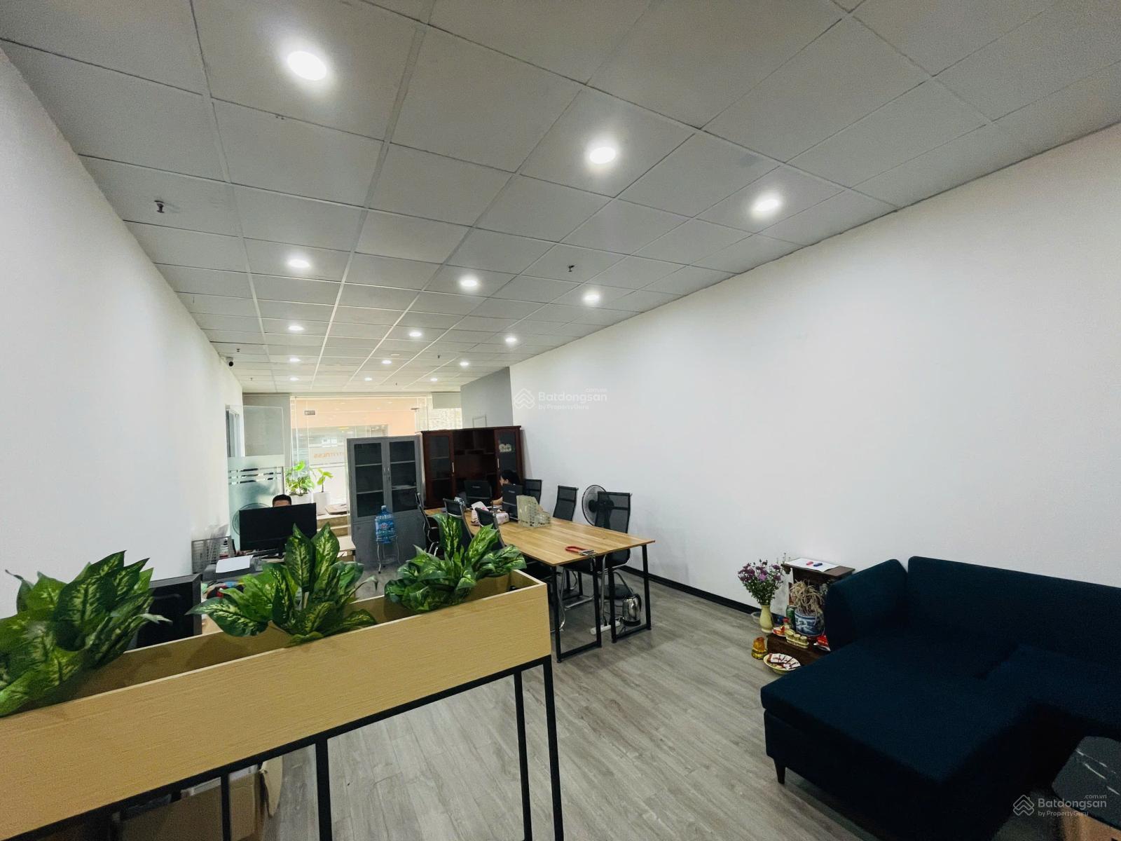 Cho thuê văn phòng 200m2 đường Tố Hữu, Hà Đông, giá chỉ 20 triệu/tháng