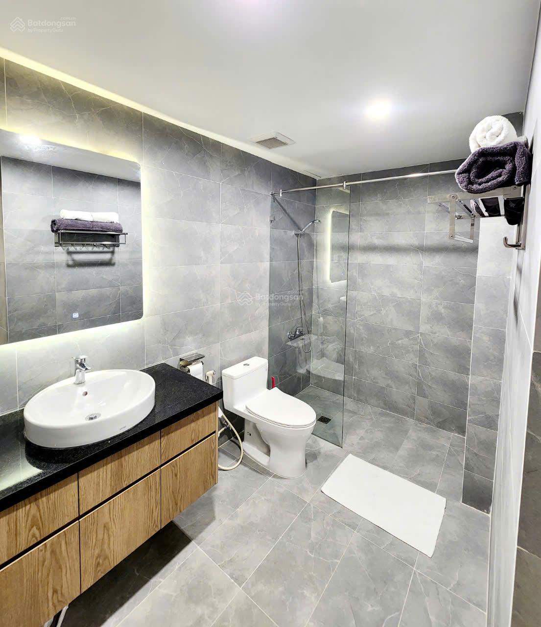 Cần bán căn hộ Central Premium Q8, 854 Tạ Quang Bửu, P5, Q8.  DT 70m2, 2PN, 2WC , giá 3,8 tỷ