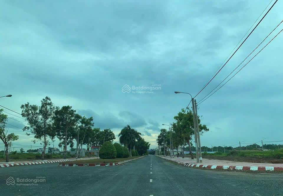 Bán lô đất 100m2 giá 1tỷ799 khu dân cư Phước Đông, sổ hồng riêng