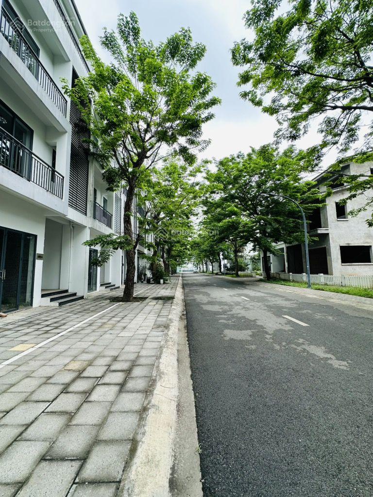 Bán BT 4 tầng, 155m2, 25,1 tỷ tại Cửu Cao, Văn Giang, Hưng Yên, giá tốt, chính chủ