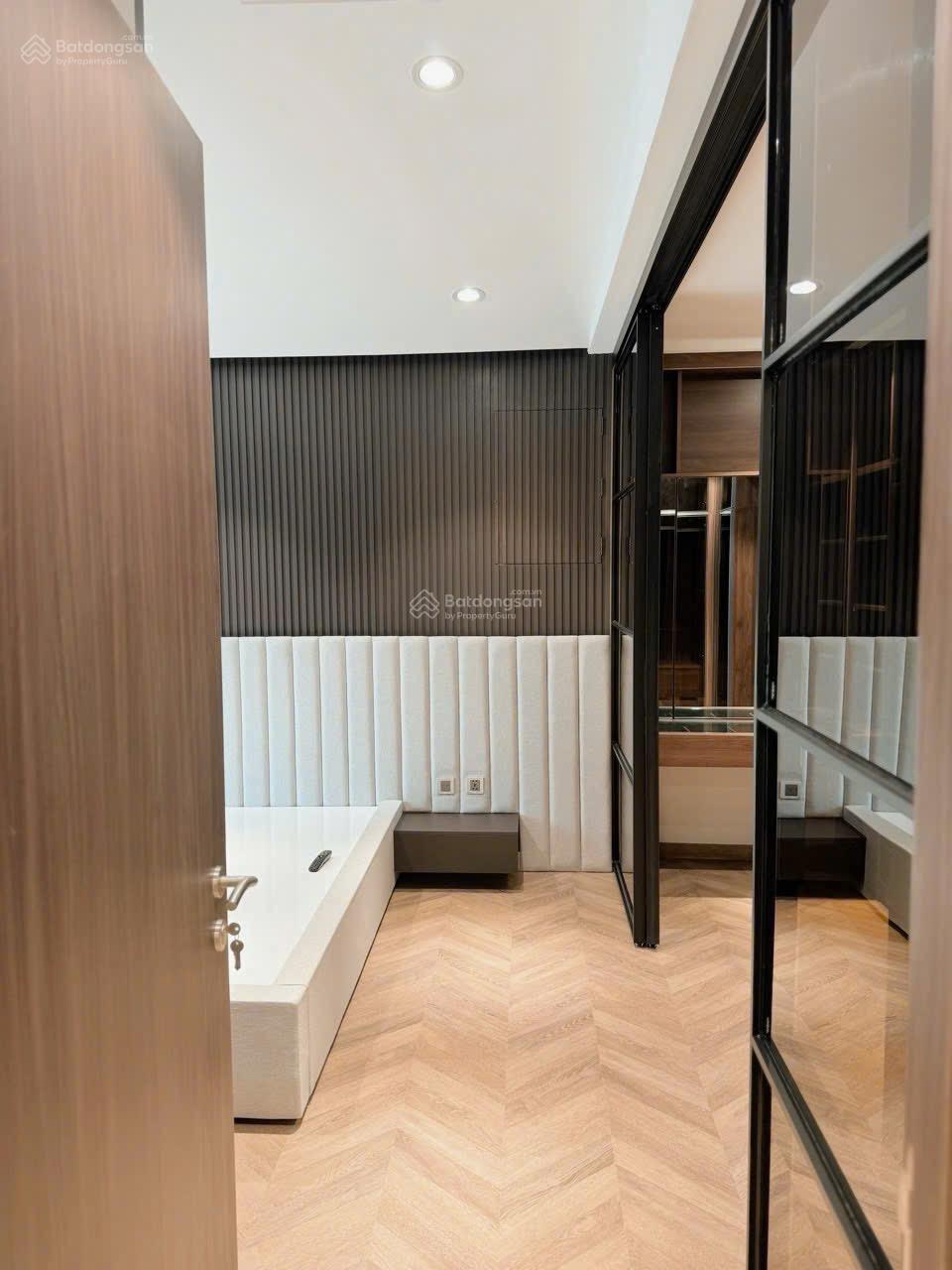 Cho thuê The Peak 130m2 nhà nội thất cao cấp hướng Đông Nam mát mẻ, giá thuê 60tr/tháng TL