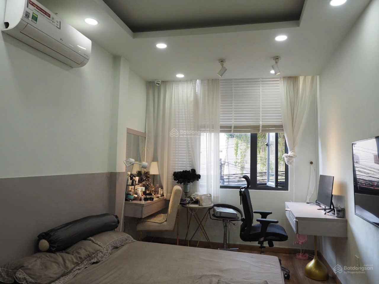 CĂN GÓC 4 TẦNG 2 MẶT TIỀN ĐƯỜNG HOÀNG VĂN THỤ GIÁ CHỈ 6,8 TỶ. DT 38m2