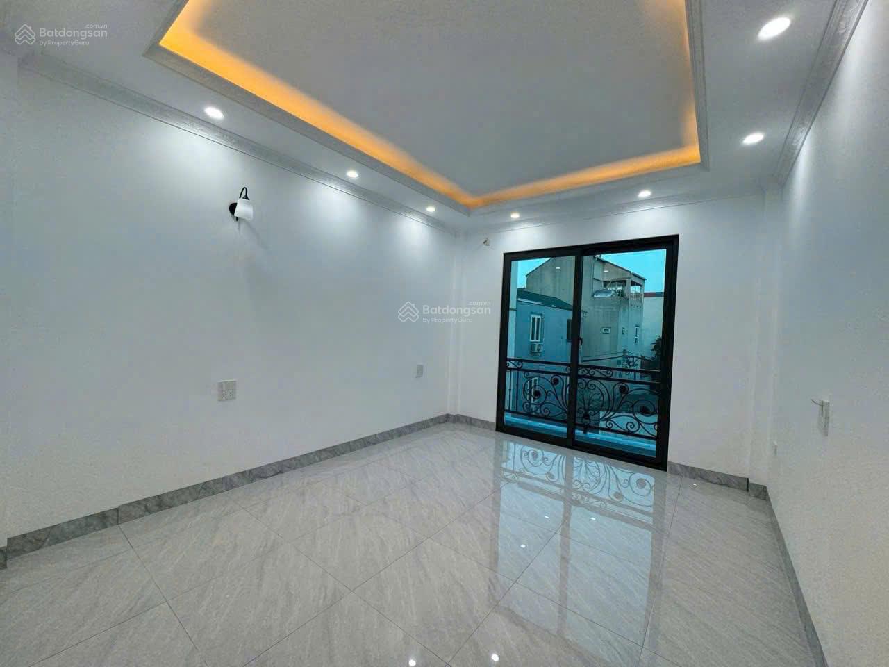 Căn Hiếm-5 tầng 32m2 - ở - cho thuê tốt gần đường Ô tô tổ 12 Yên Nghĩa-giáp khu ĐT Đô Nghĩa-5.5 tỷ